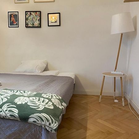 Slow Life Apartment Next To Metro Station Варшава Экстерьер фото
